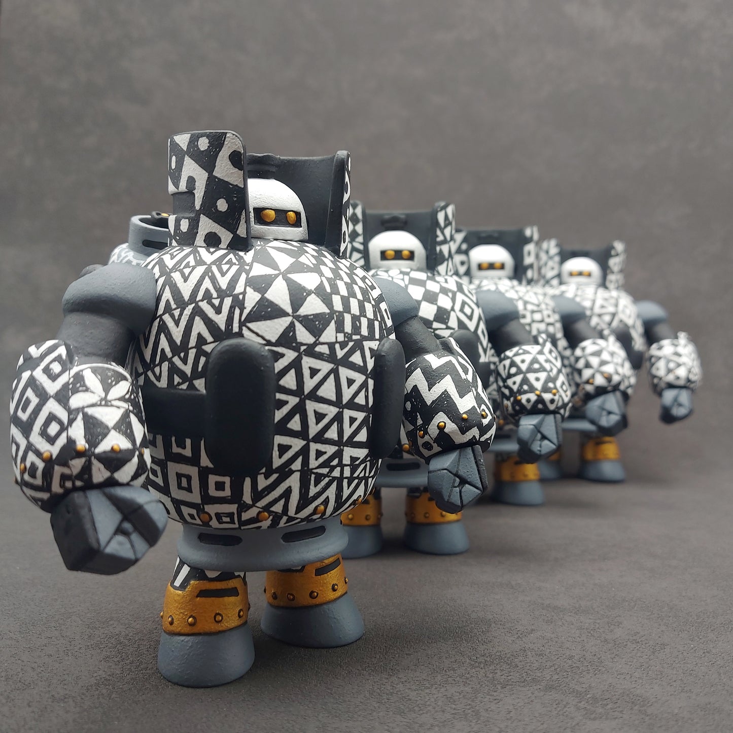 B&W Pattern Gastank Bot 黑白花紋石油氣重機