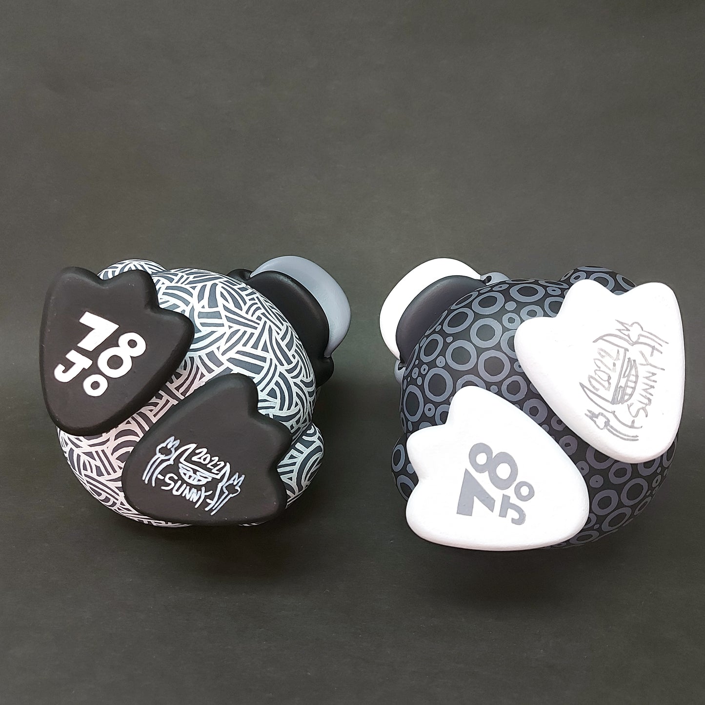 Grey & Black Pattern B.Duck