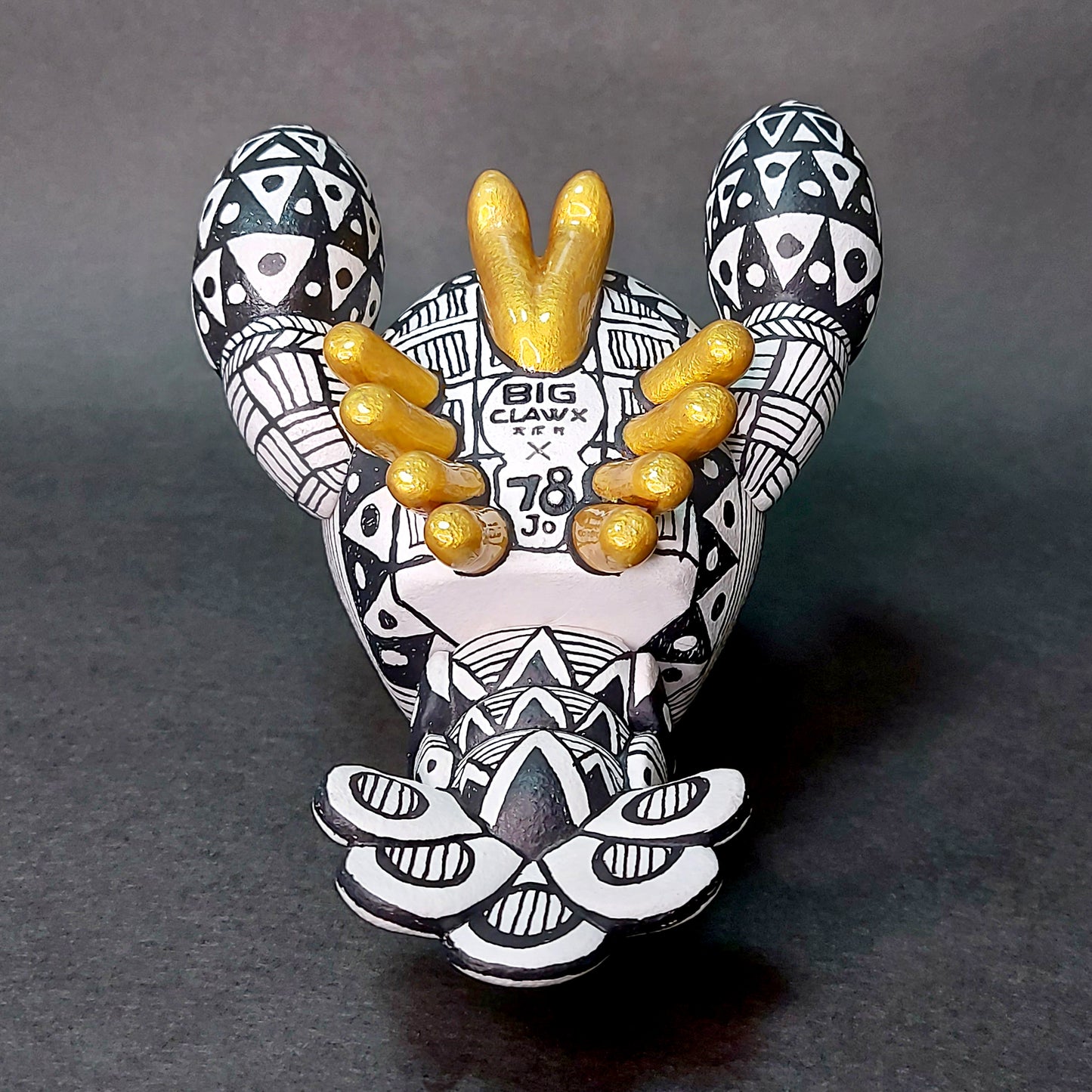B&W Ceramics BallBallShrimp 01 黑白陶瓷花紋波波蝦 01