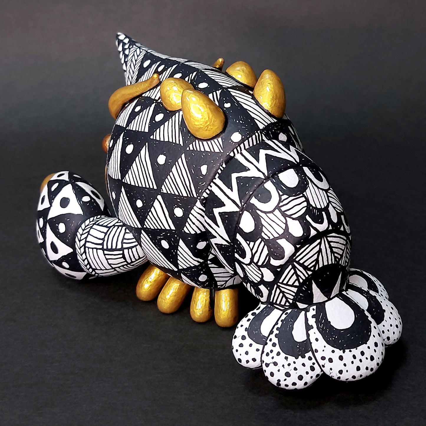 B&W Ceramics BallBallShrimp 02 黑白陶瓷花紋波波蝦 02