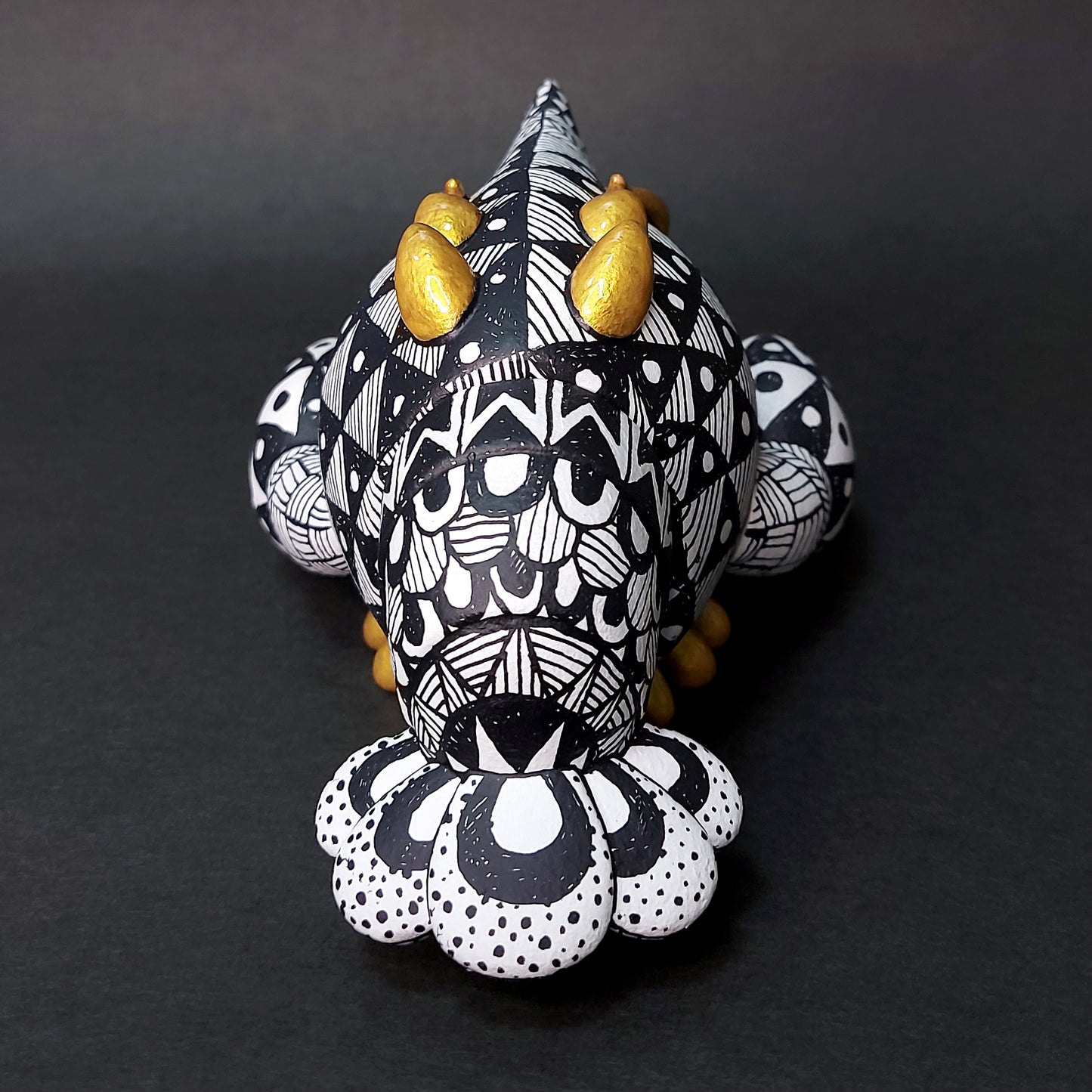 B&W Ceramics BallBallShrimp 02 黑白陶瓷花紋波波蝦 02
