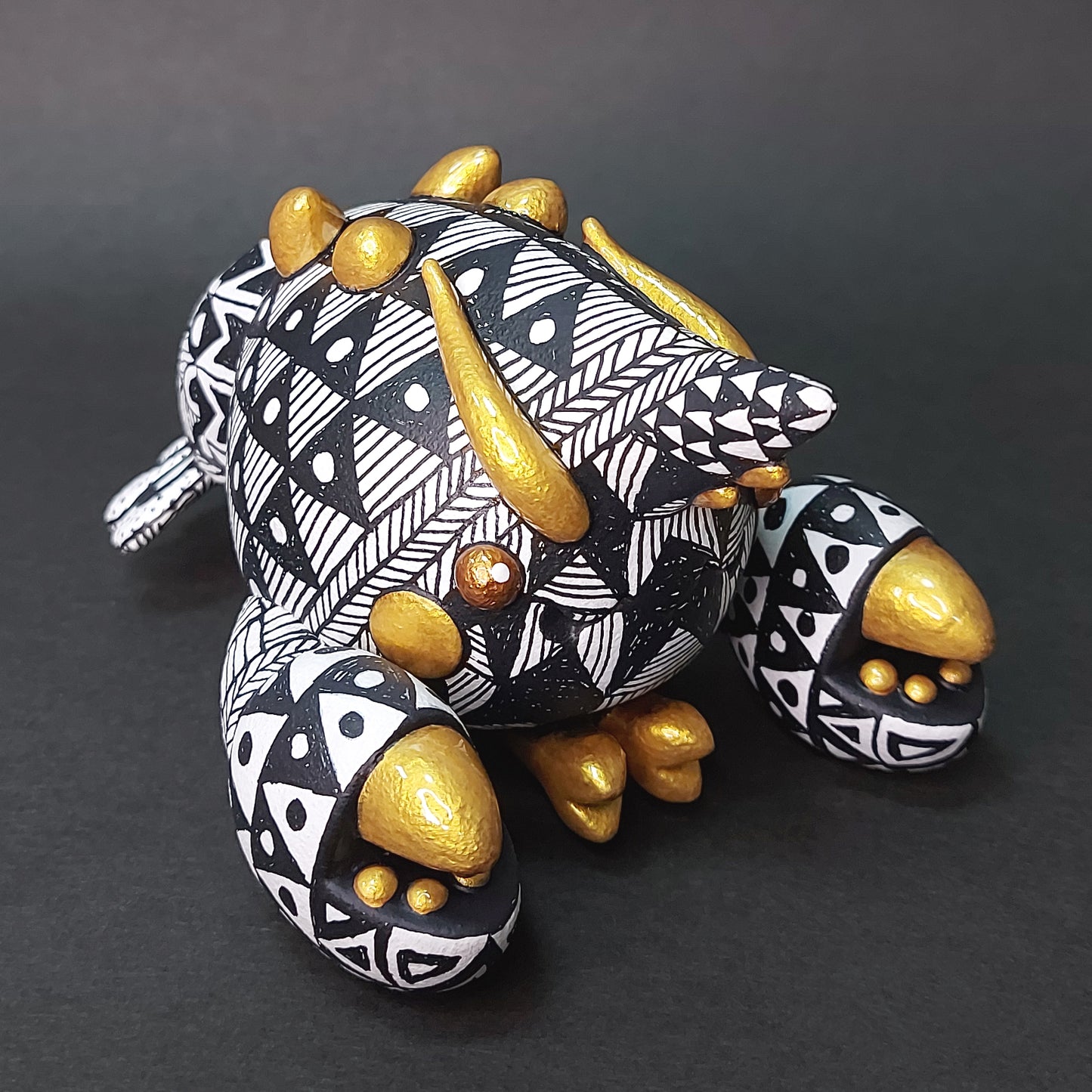 B&W Ceramics BallBallShrimp 02 黑白陶瓷花紋波波蝦 02