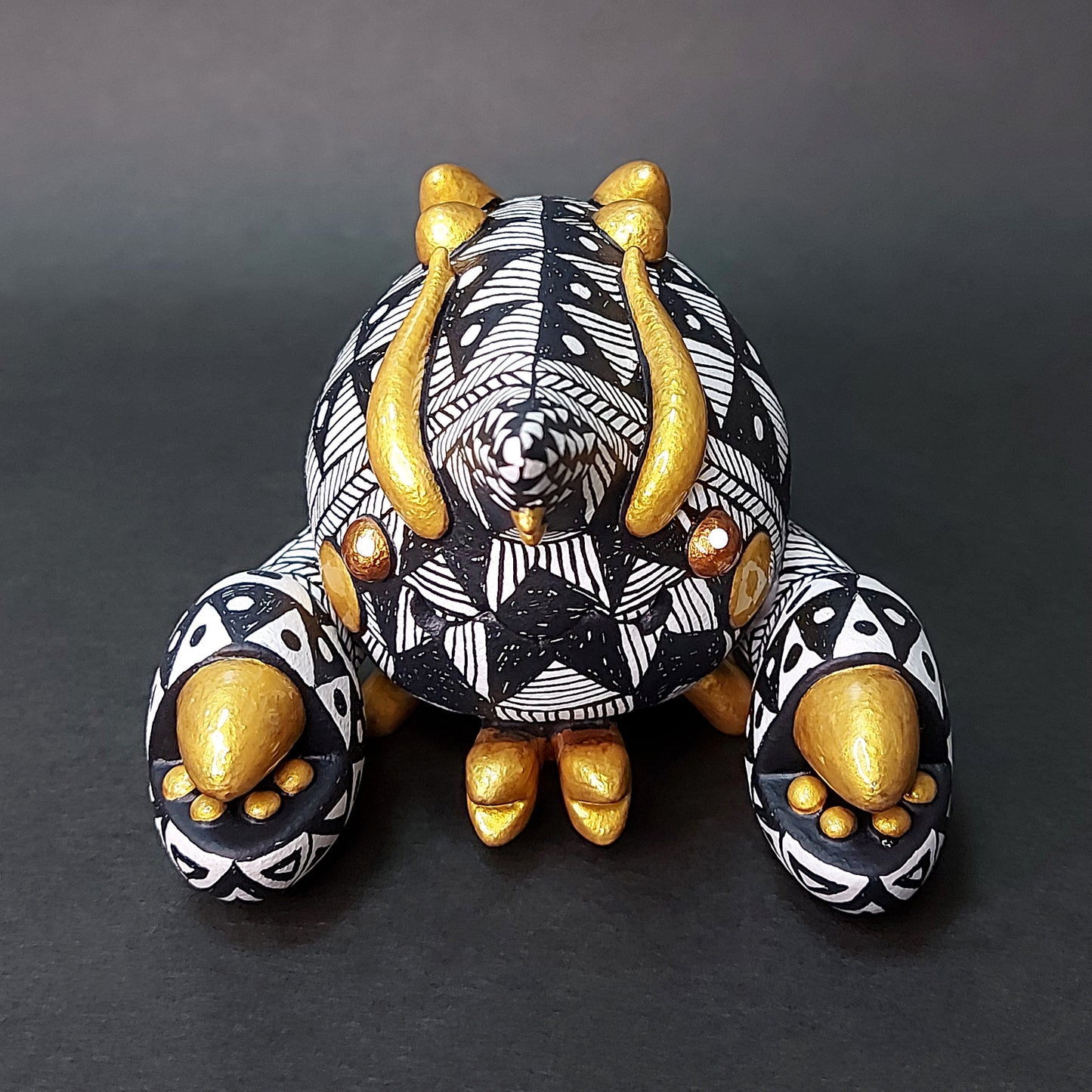 B&W Ceramics BallBallShrimp 02 黑白陶瓷花紋波波蝦 02