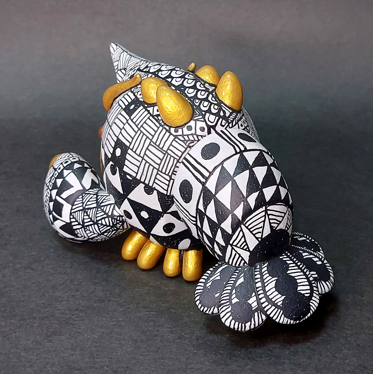 B&W Ceramics BallBallShrimp 03 黑白陶瓷花紋波波蝦 03