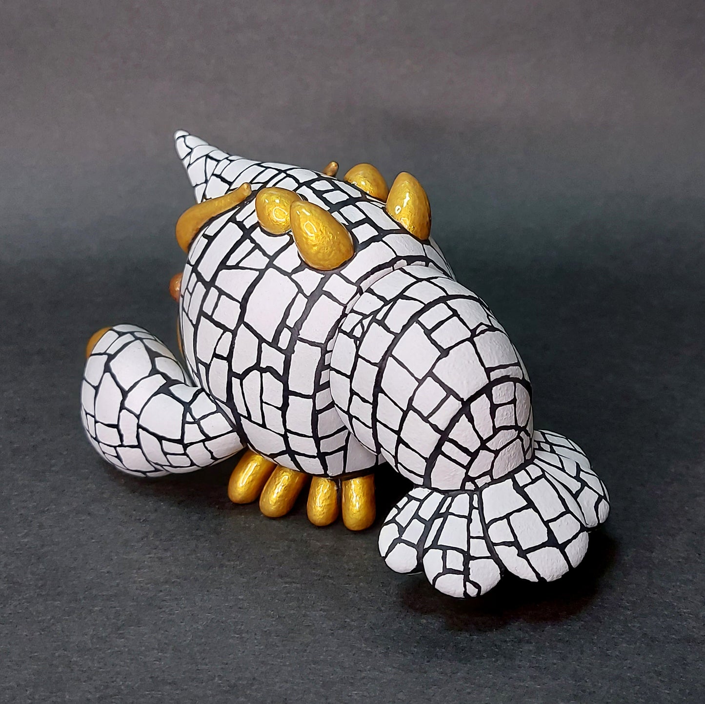 B&W Ceramics BallBallShrimp 04 黑白陶瓷花紋波波蝦 04