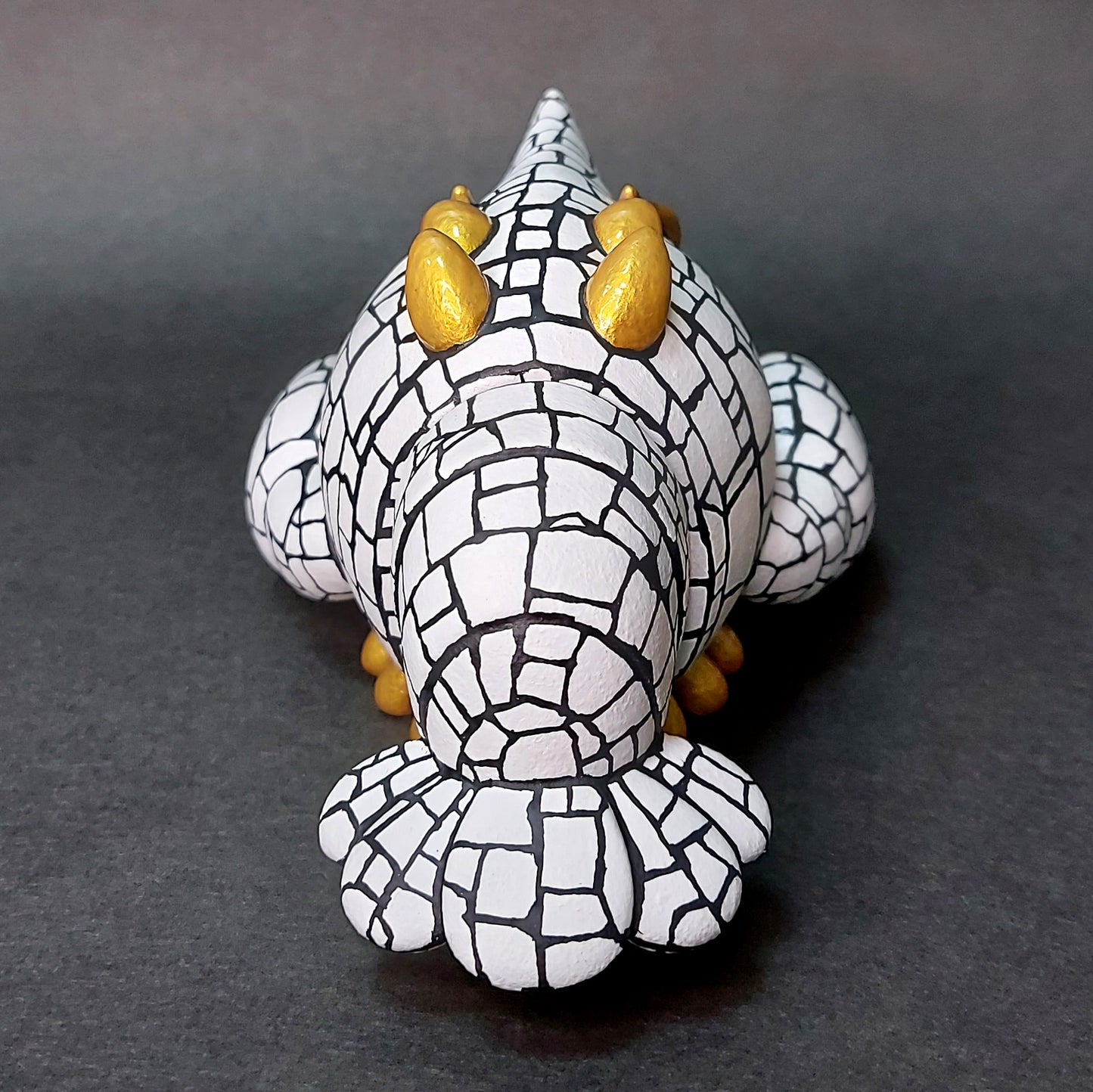 B&W Ceramics BallBallShrimp 04 黑白陶瓷花紋波波蝦 04