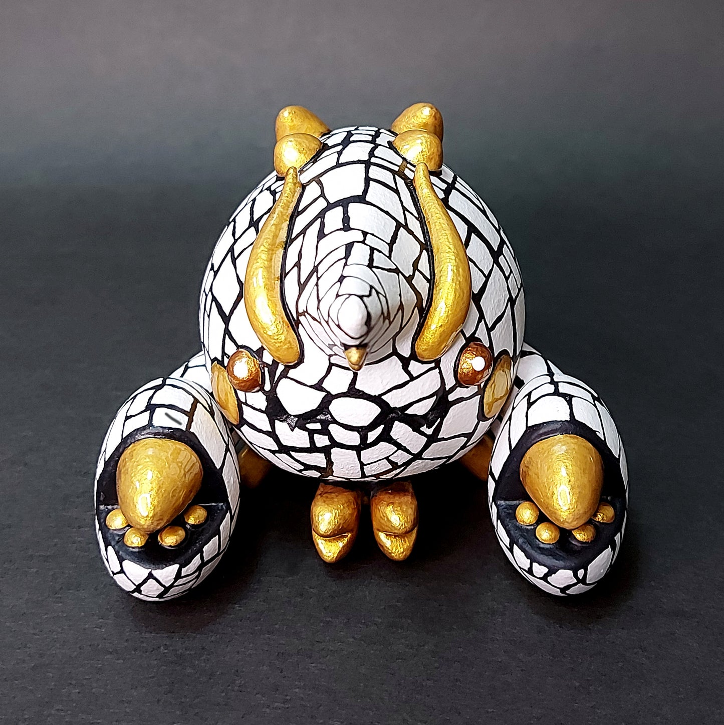 B&W Ceramics BallBallShrimp 04 黑白陶瓷花紋波波蝦 04