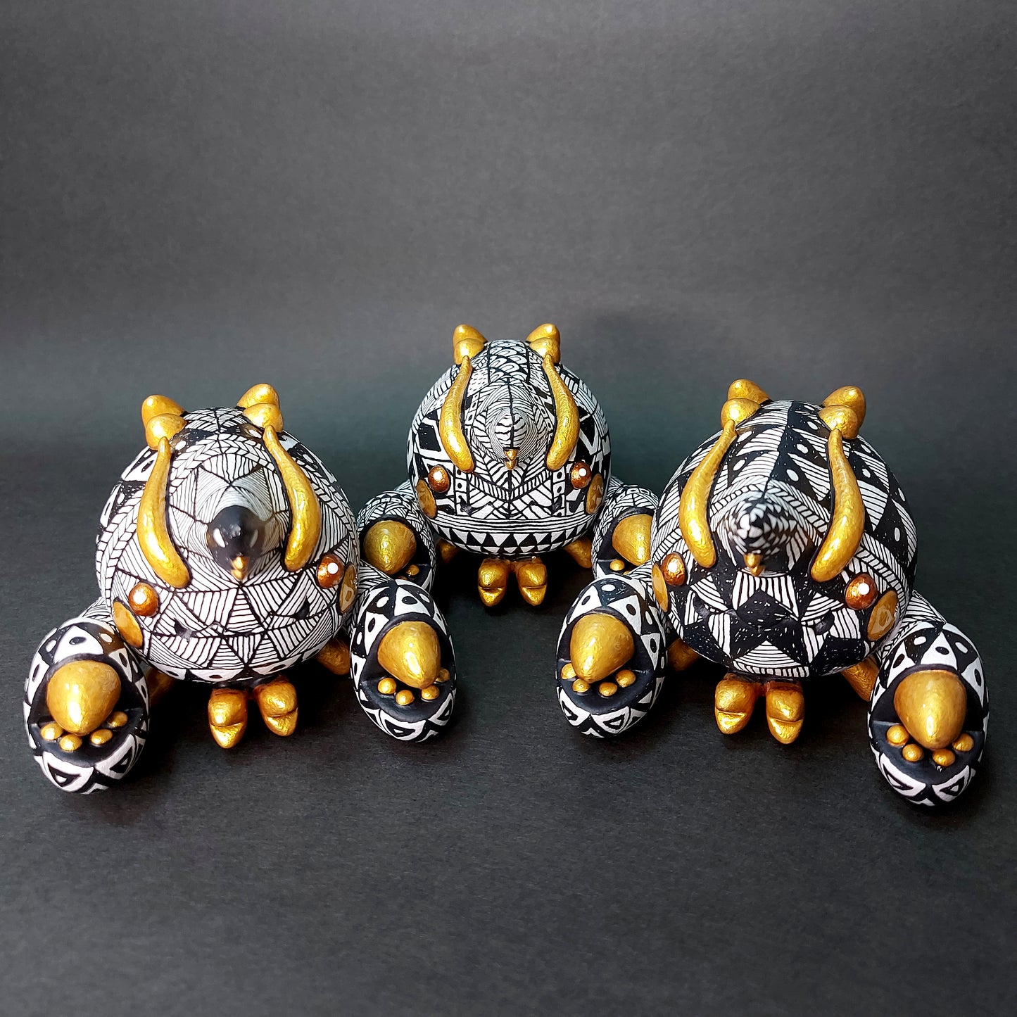 B&W Ceramics BallBallShrimp 01 黑白陶瓷花紋波波蝦 01