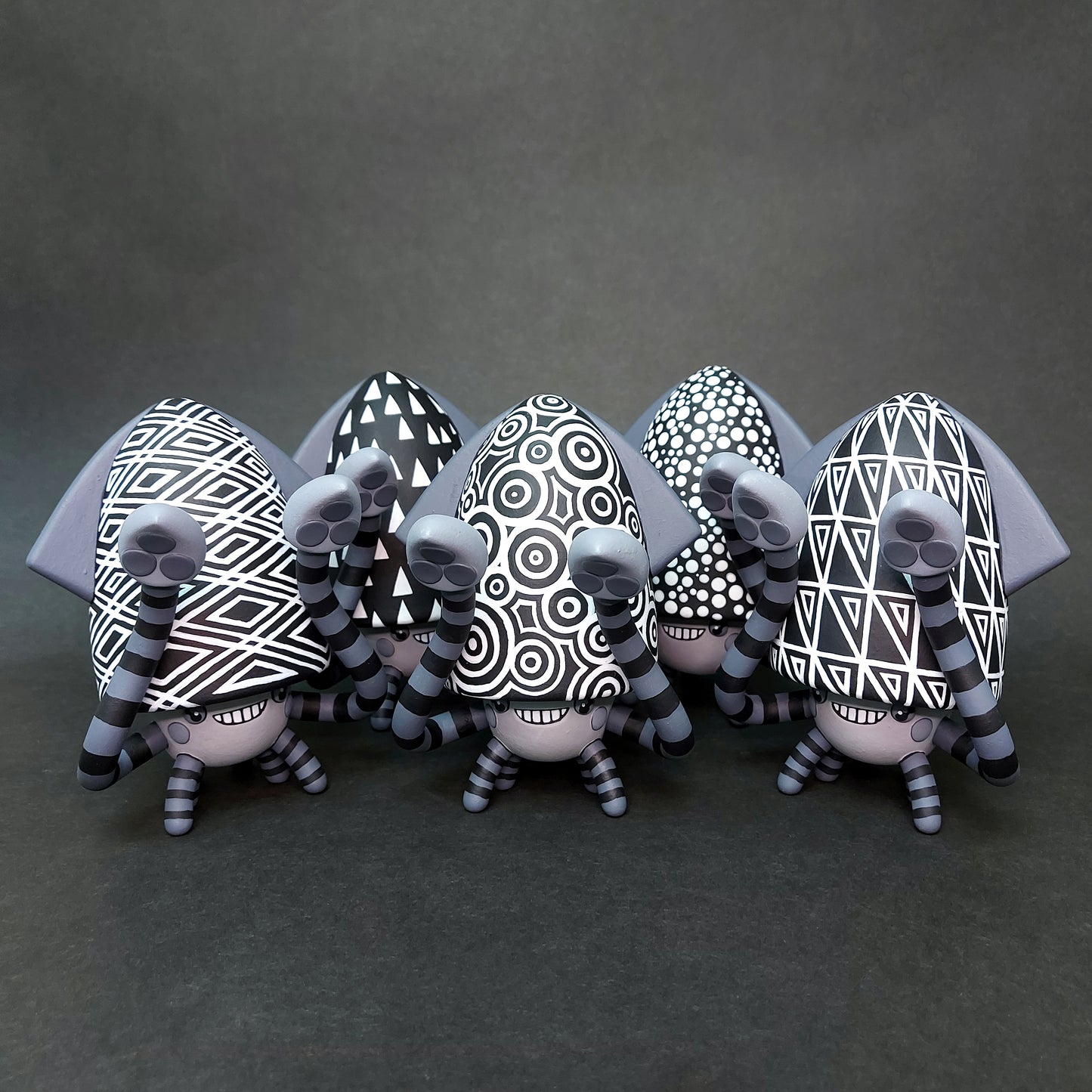 B&W Triangle BallBallSquid 黑白三角波波烏