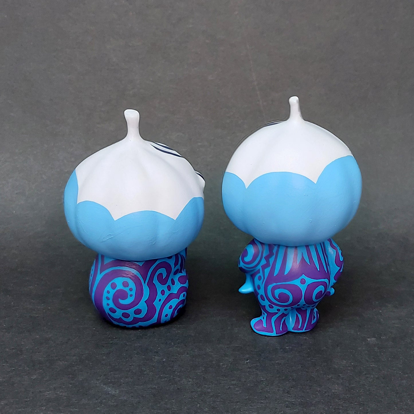Blue Pattern Garlic Siblings