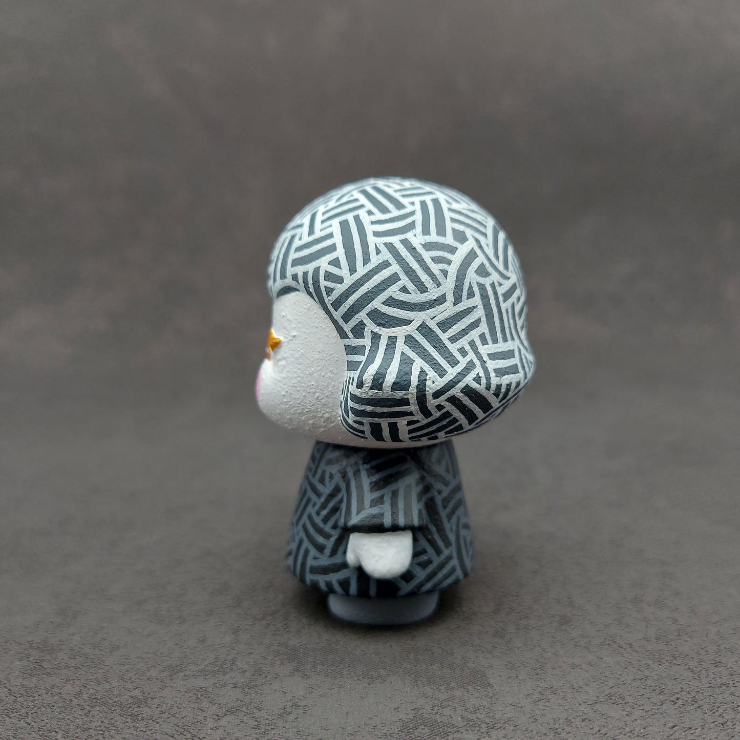 B&W mini BBG 黑白迷你肥妹
