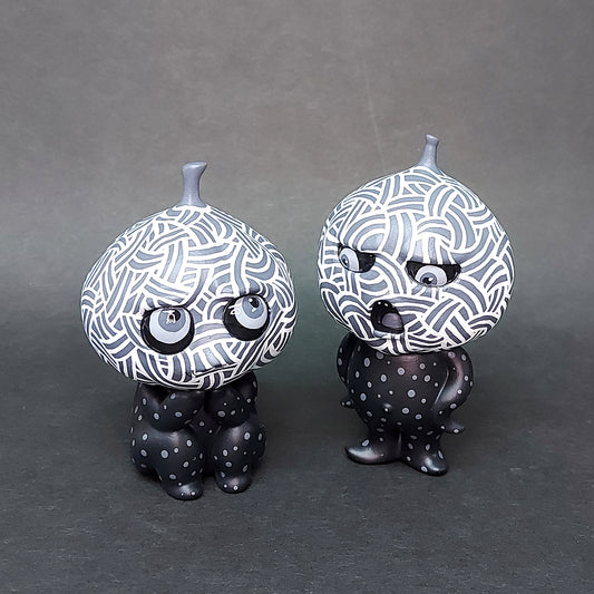 Black & White Pattern Garlic Siblings